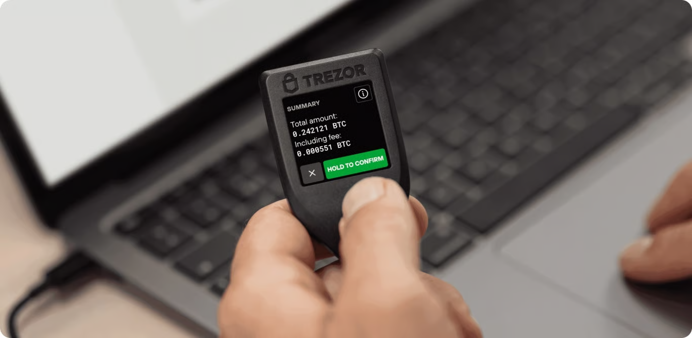 Trezor Model T - Galeria 3